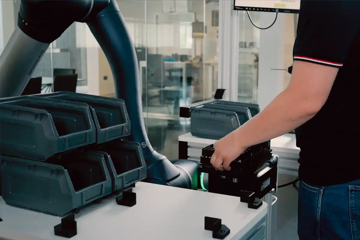 COBOT ASSEMBLAGGIO 1